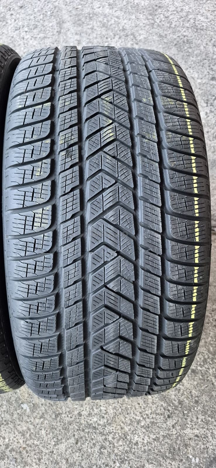 4 anvelope iarna Pirelli 295/35/21.Pretul este pe bucata. 3