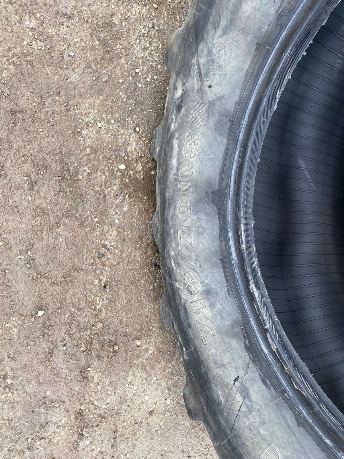710/70 R38 Firestone 2