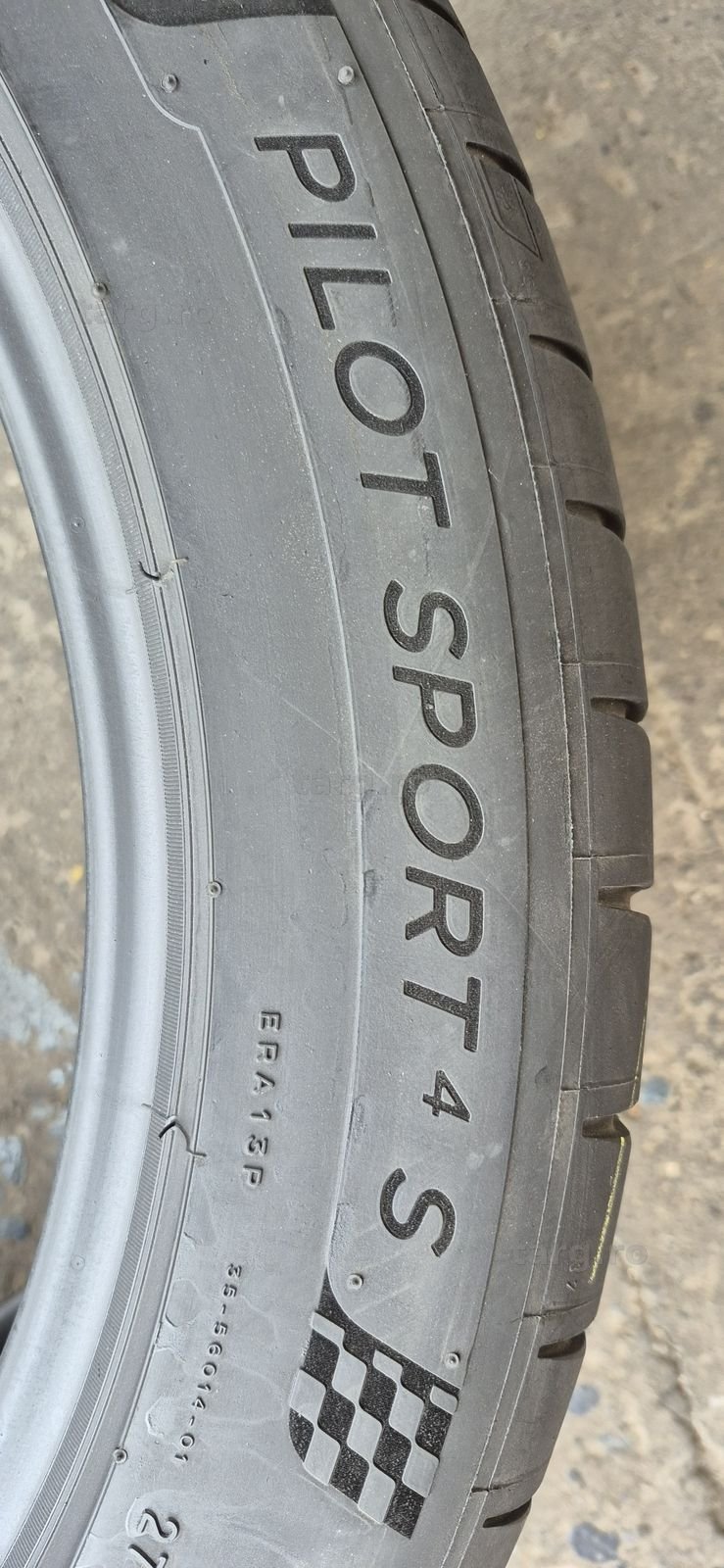 4 anvelope vara Michelin,fata 245/45/19,spate 275/40/19.Pretul este pe bucata. 5
