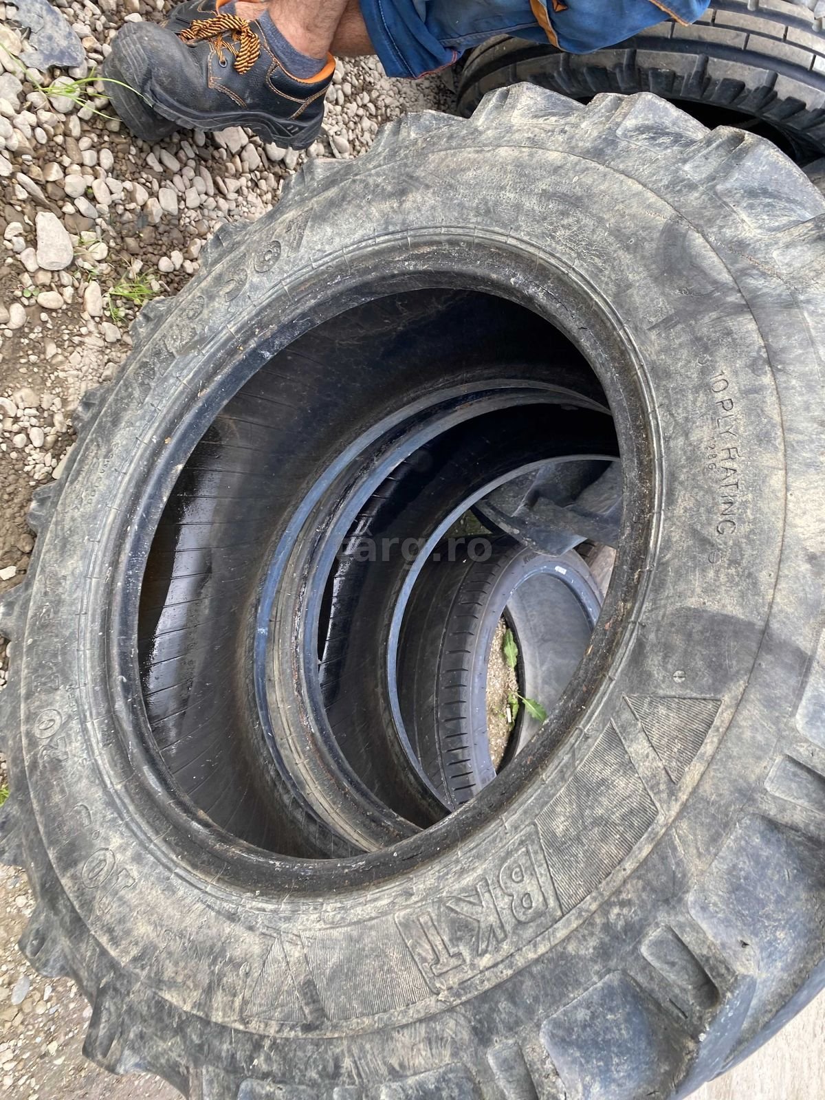 Anvelope sh 10.5 R20 BKT 4