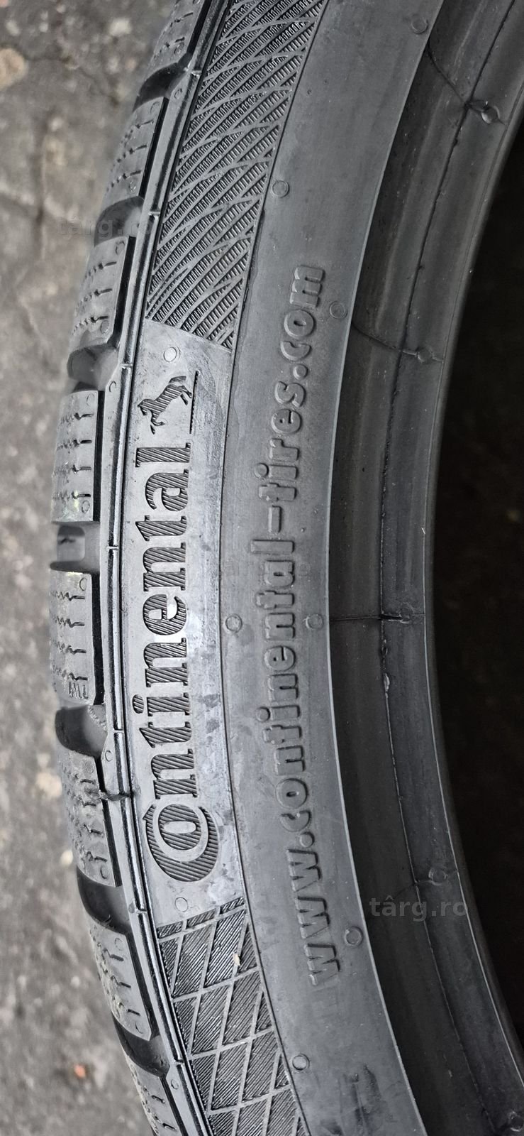 4 anvelope iarna noi Continental 235/35/19.Pretul este pe bucata. 4