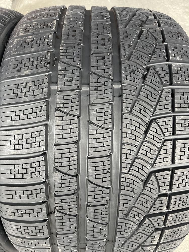 2 anvelope Noi de iarna Pirelli 295/30/19 2