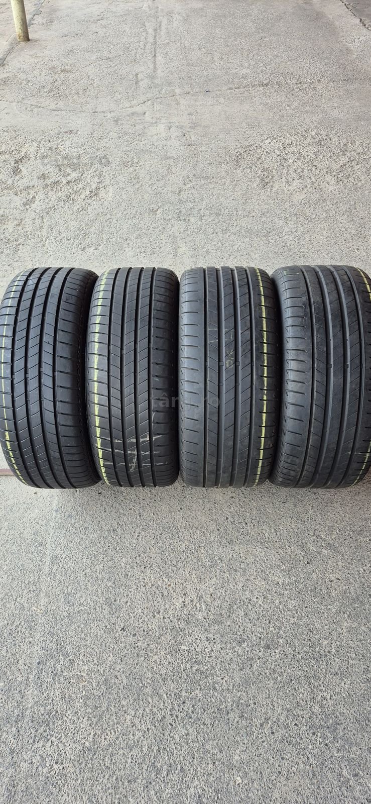 4 anvelope vara Bridgestone,fata 225/45/18,spate 255/40/18.Pret/bucata