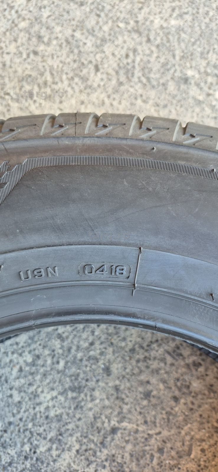 2 anvelope vara noi Bridgestone 215/65/15.Pretul este pe bucata. 6