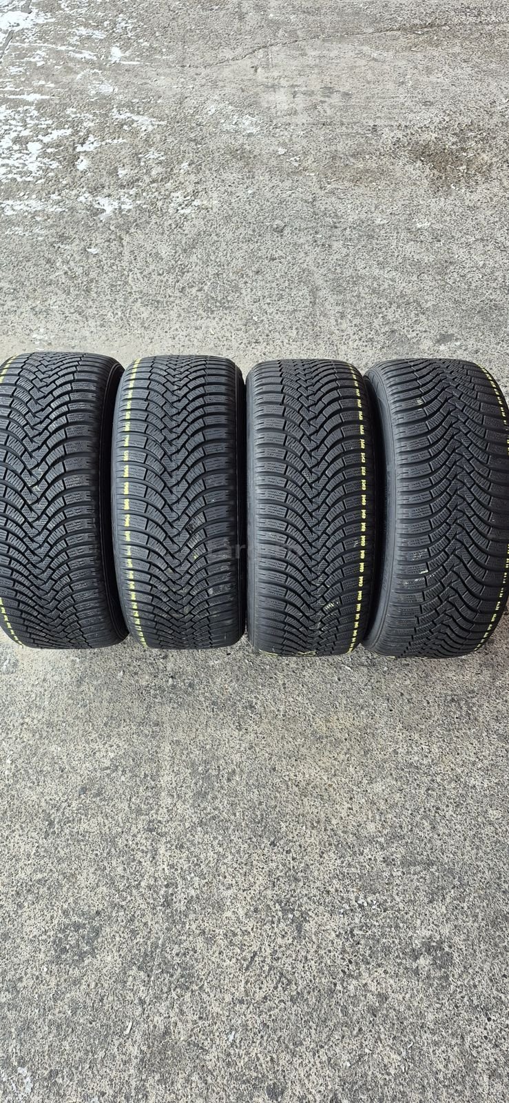 4 anvelope iarna ca si noi Falken 235/40/18.Pretul este pe bucata