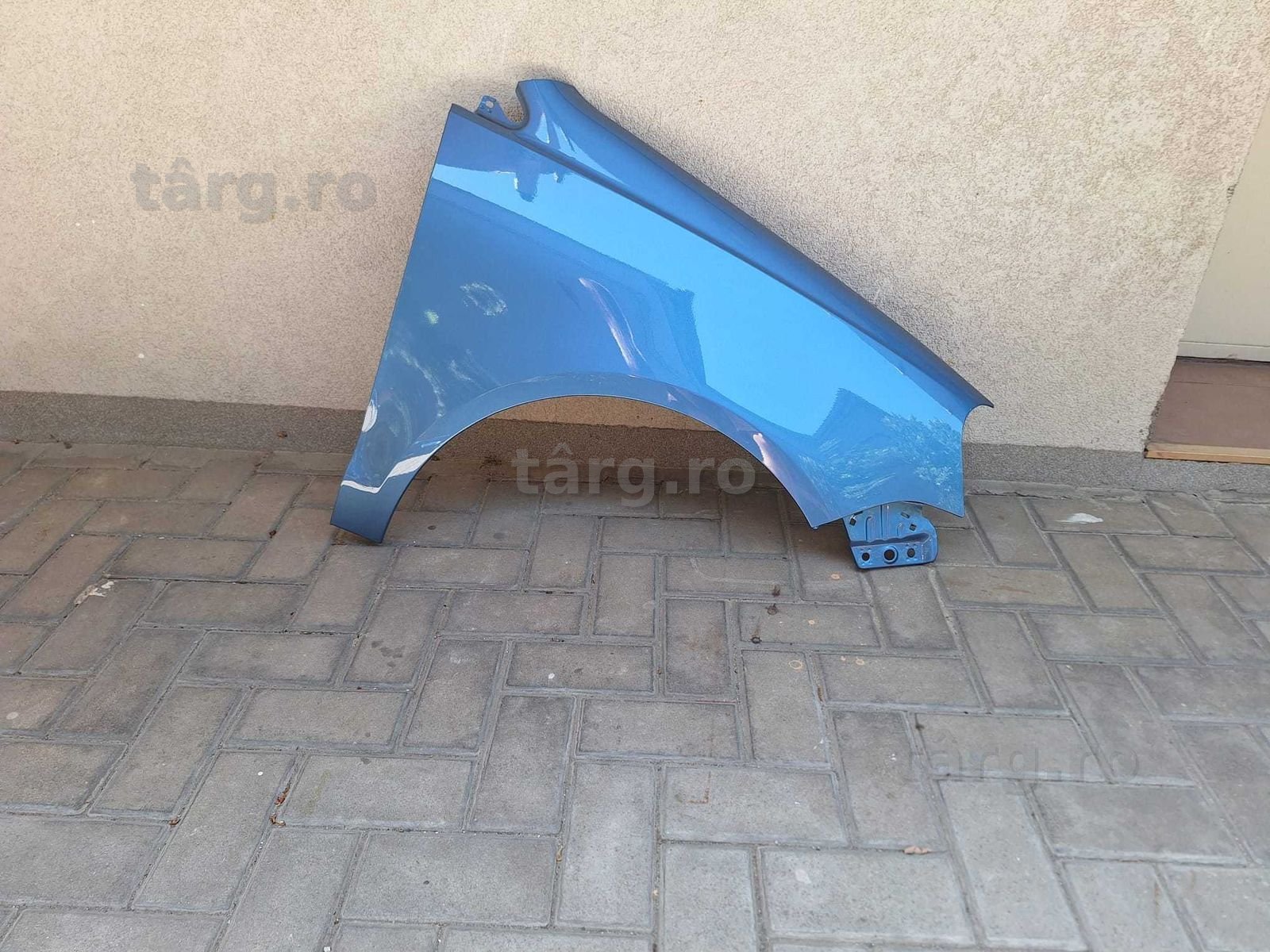 Aripa Fata Dreapta VW Polo 6 VI 9N An 2005-2009 Vopsita Albastru