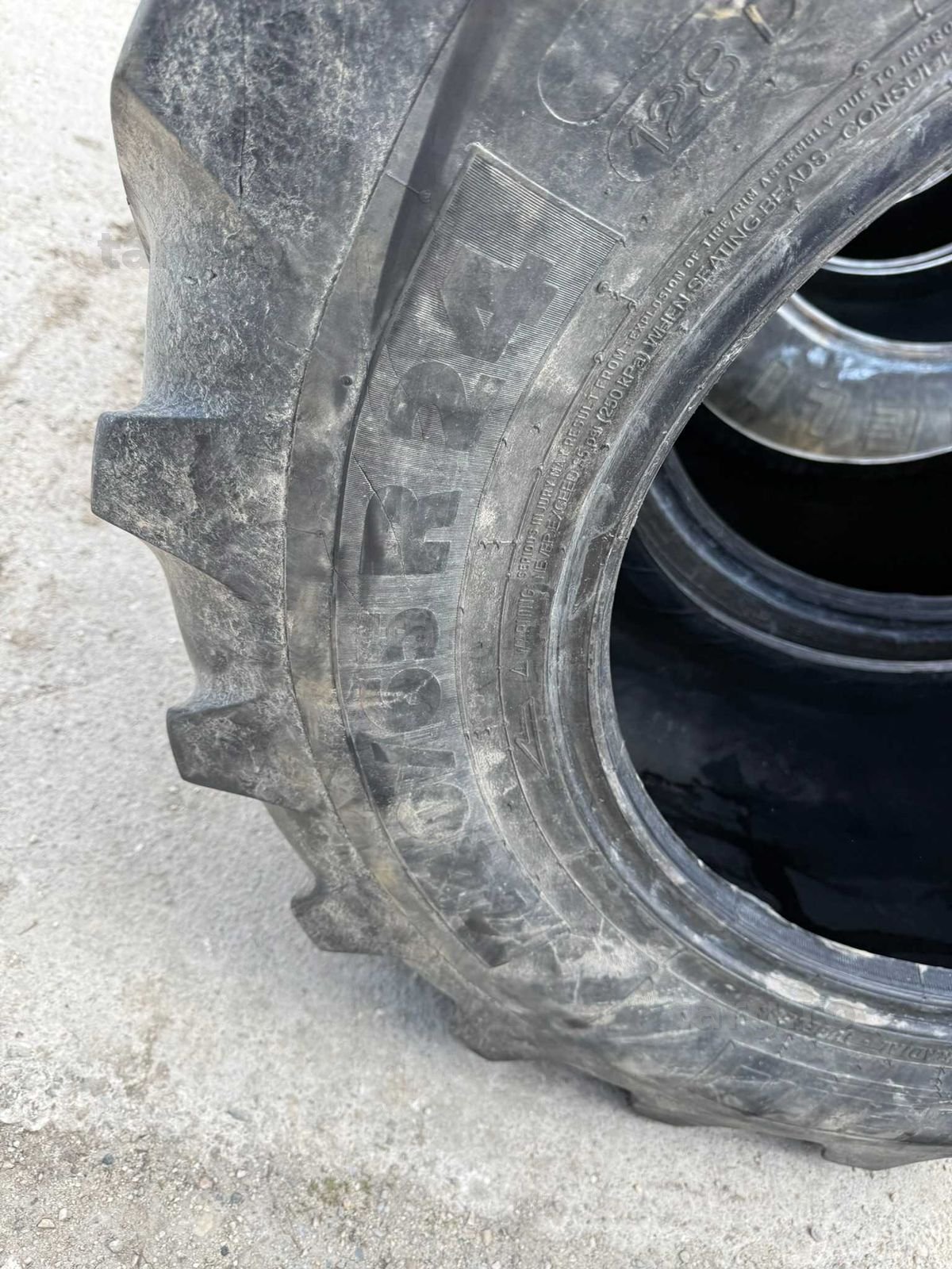 Anvelope 440.65 R24 2