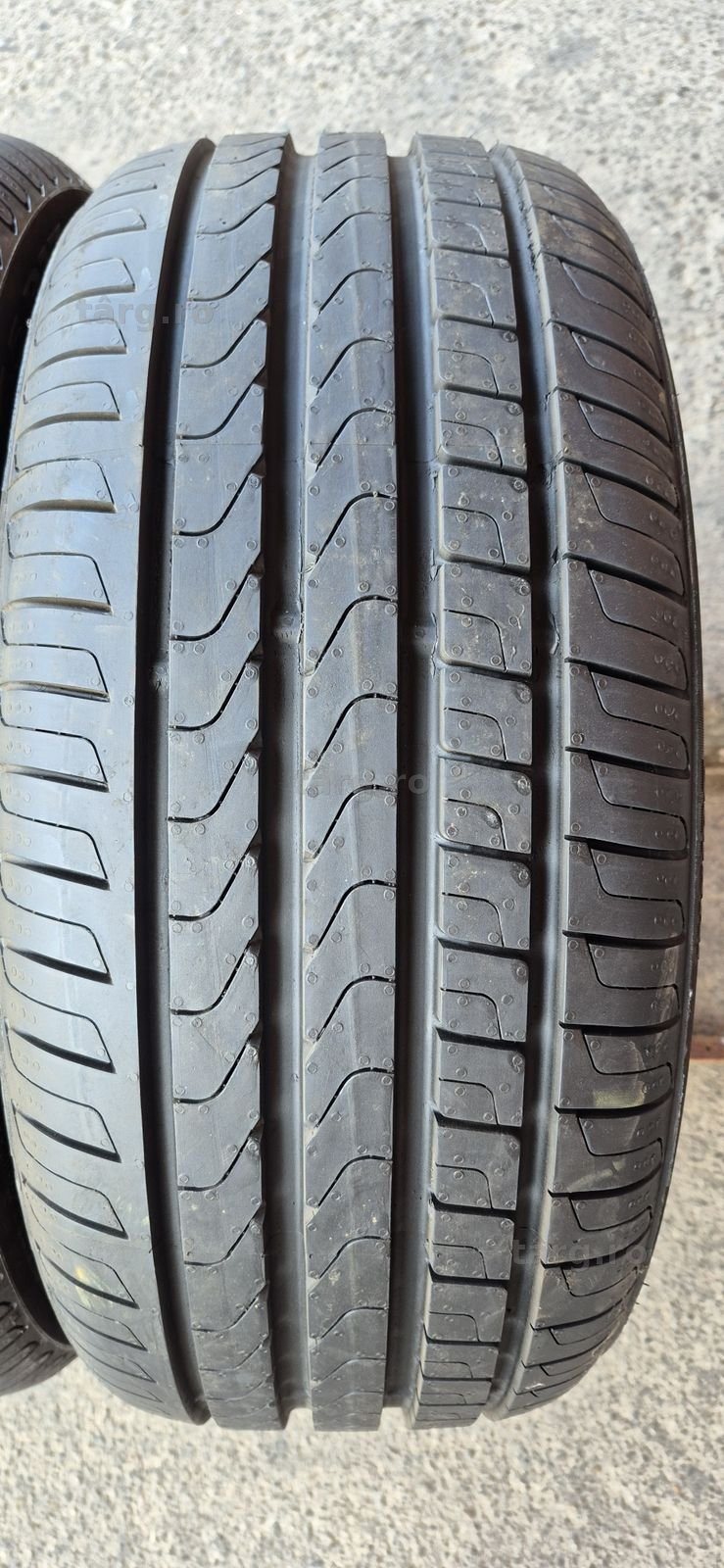 4 anvelope vara noi Pirelli 215/45/17.Pretul este pe bucata. 3