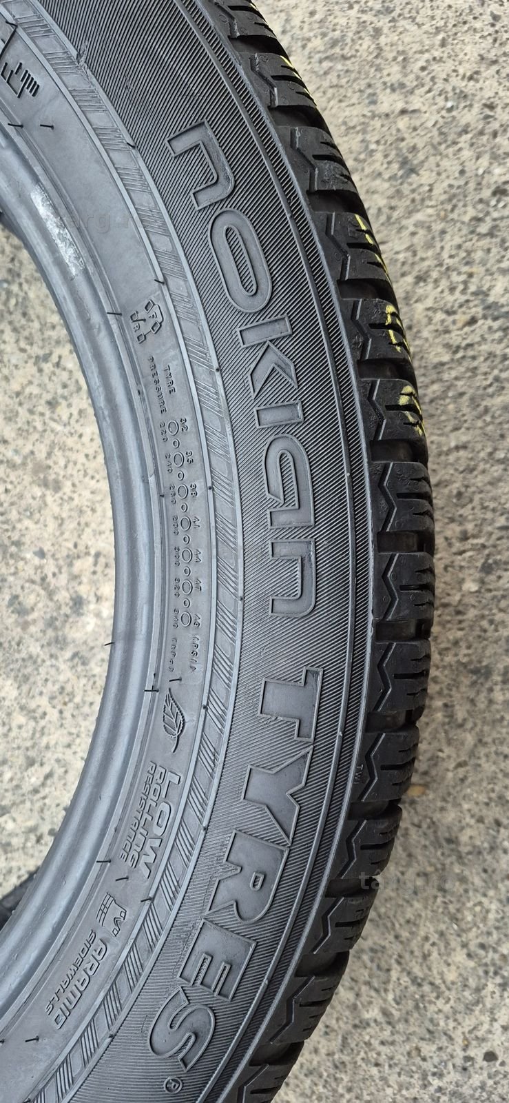 4 anvelope iarna ca noi Nokian,fata 235/55/19,spate 255/50/19.Pret/buc 4