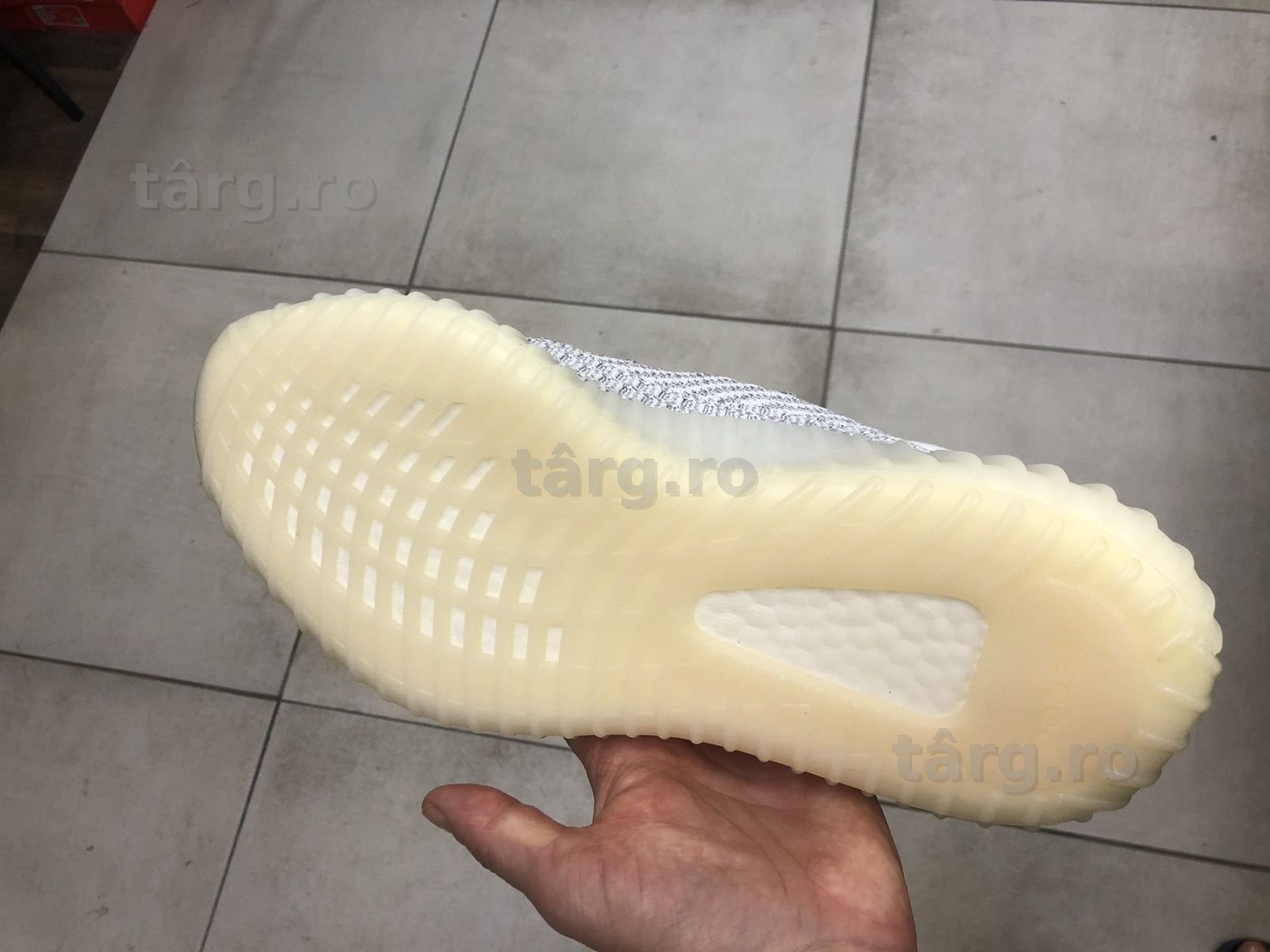 Adidas Yeezy boost 350 V2 4