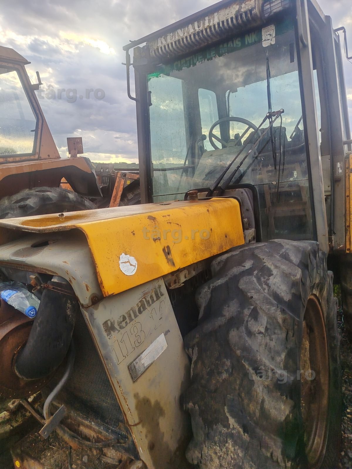 Piese tractor Renault 113