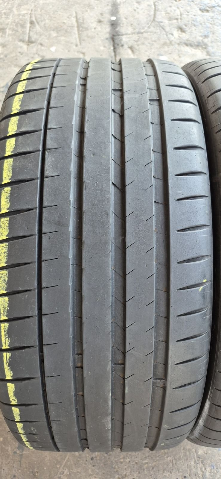 2 anvelope vara 15% uzura Michelin 245/35/21,dot 2023.Pretul este pe bucata. 2