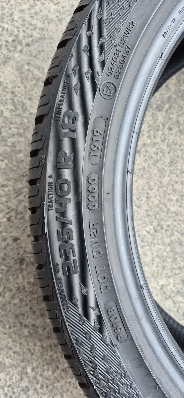 2 anvelope M+S ca noi Vredestein 235/40/18.Pretul este pe bucata. 5