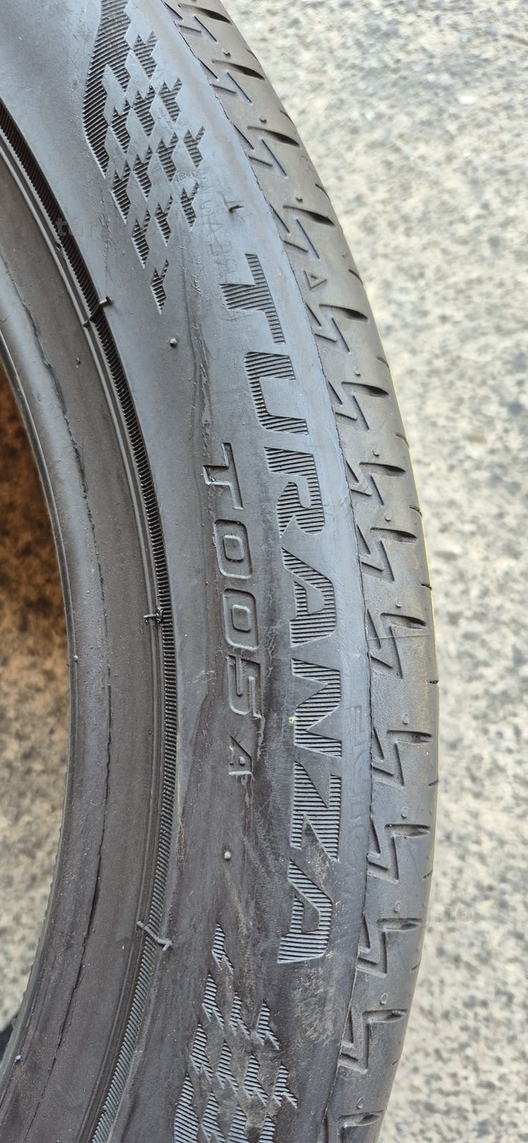 4 anvelope vara ca noi Bridgestone 215/45/18.Pretul este pe bucata. 5