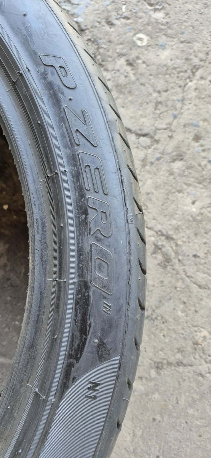 4 anvelope vara Pirelli 295/35/21.Pretul este pe bucata. 6