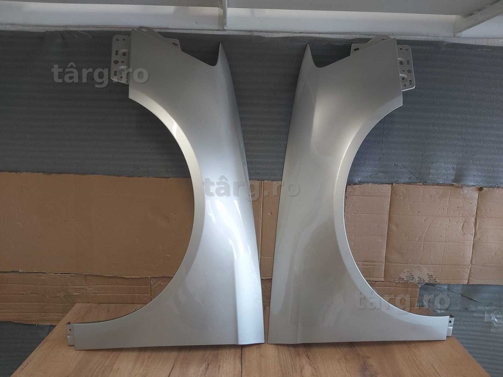 Aripa Fata Dreapta&Stanga VW Passat B6 An 2005-2011 (LD1W (Auriu))