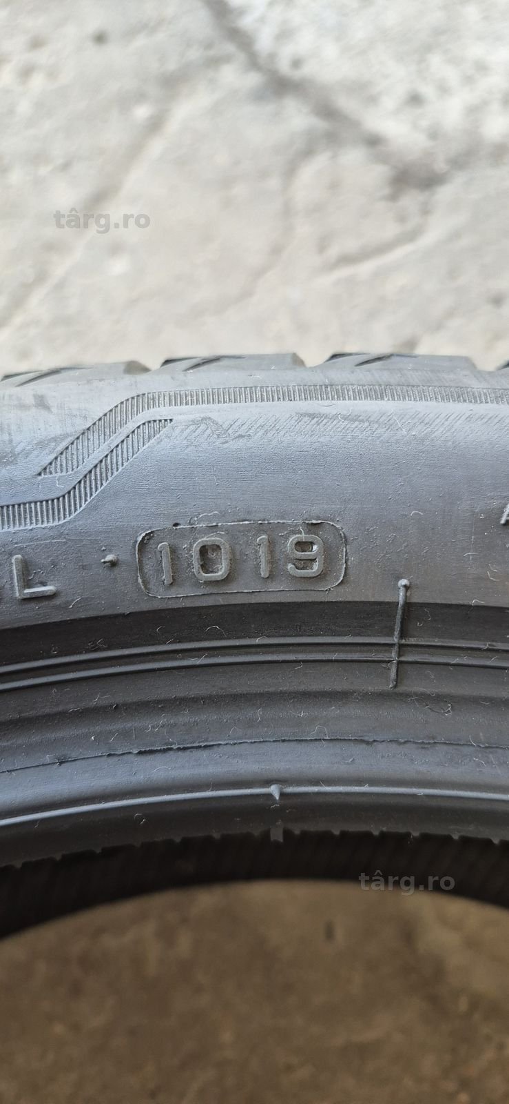 4 anvelope vara runflat Bridgestone 245/40/21.Pretul este pe bucata. 7