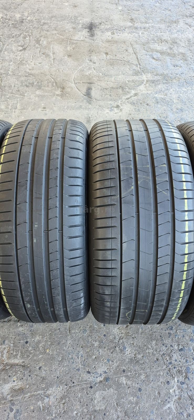 4 anvelope vara runflat Pirelli,fata 275/45/20,spate 305/40/20.Pretul este pe bucata. 2
