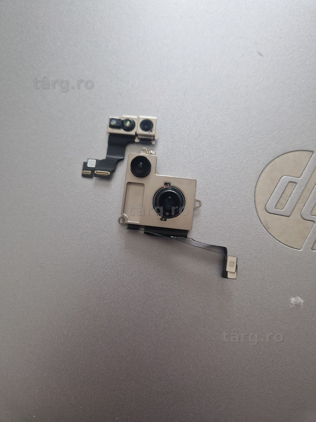 Camera fata camera spate iphone 15