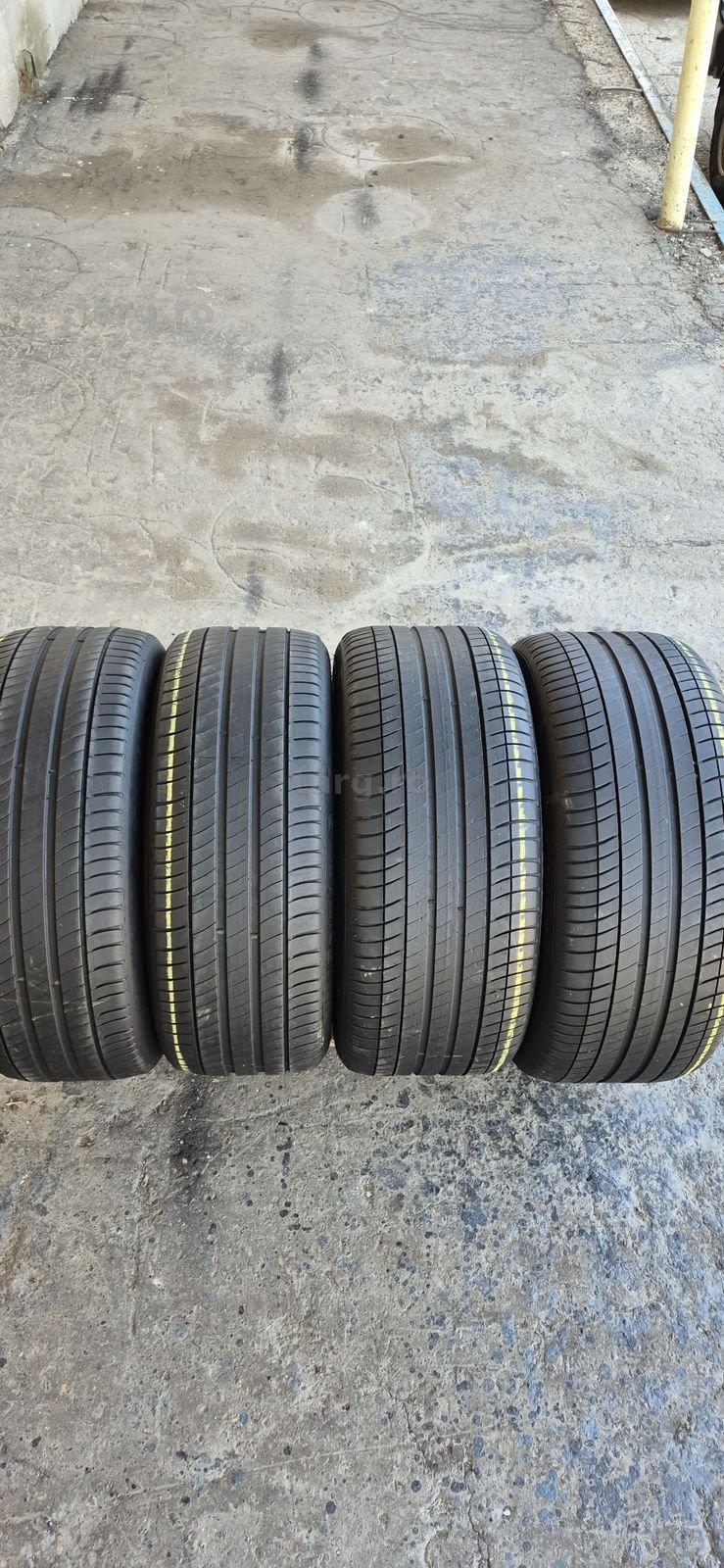 4 anvelope vara runflat Michelin,fata 245/45/19,spate 275/40/19.Pretul este pe bucata.