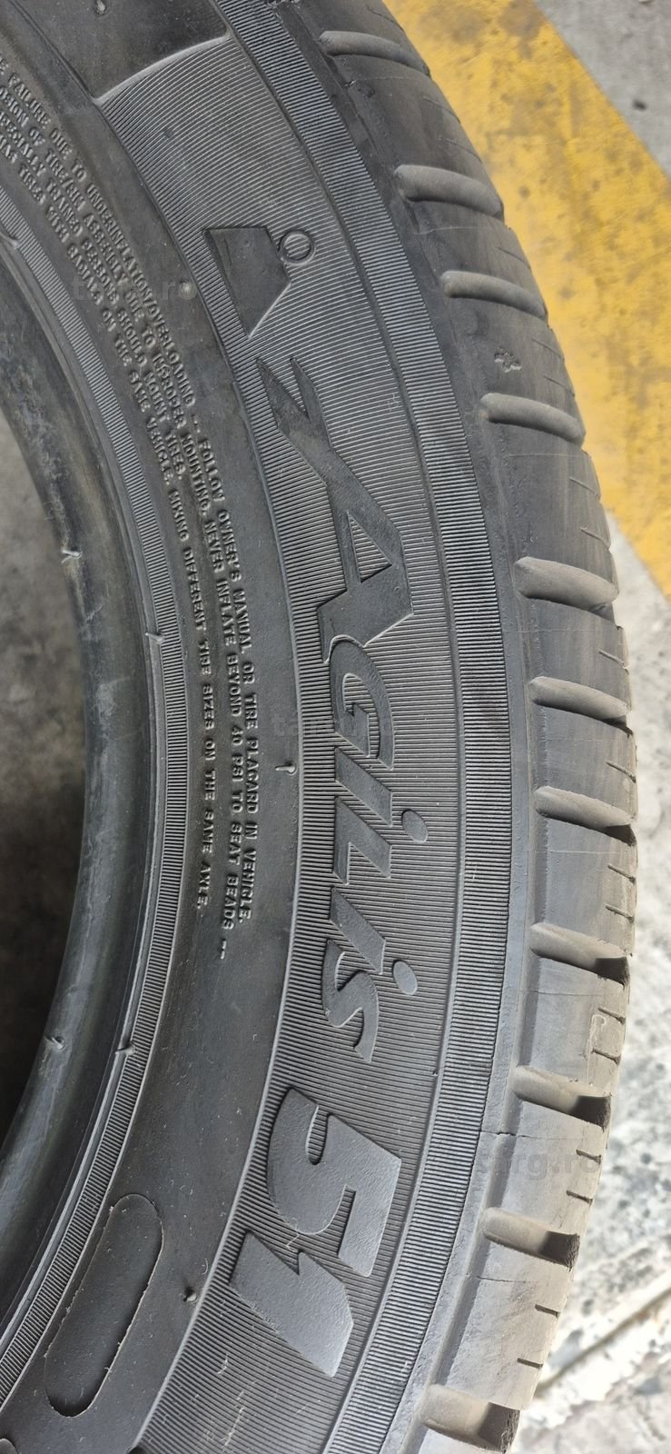 4 anvelope vara Michelin 215/60/16C.Pretul este pe bucata. 5
