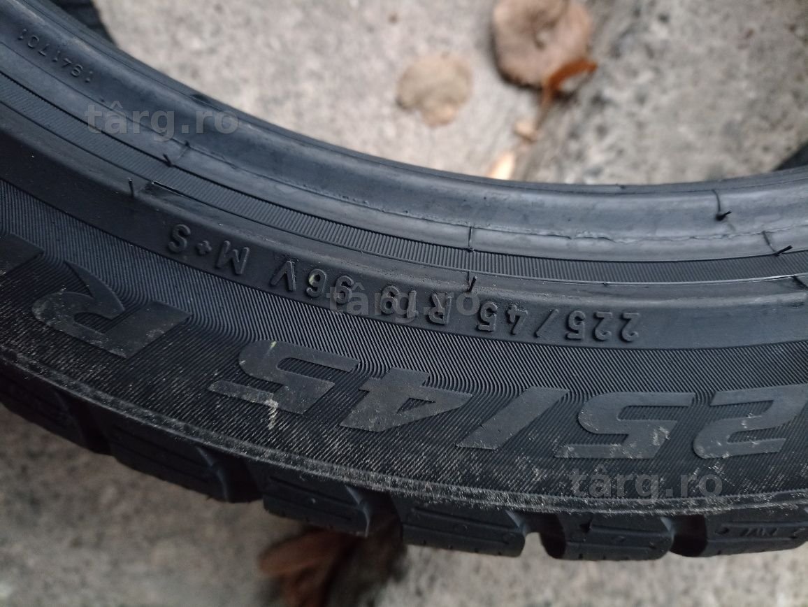2 anvelope ca si noi Pirelli 225/45 R19 dot 2619 4