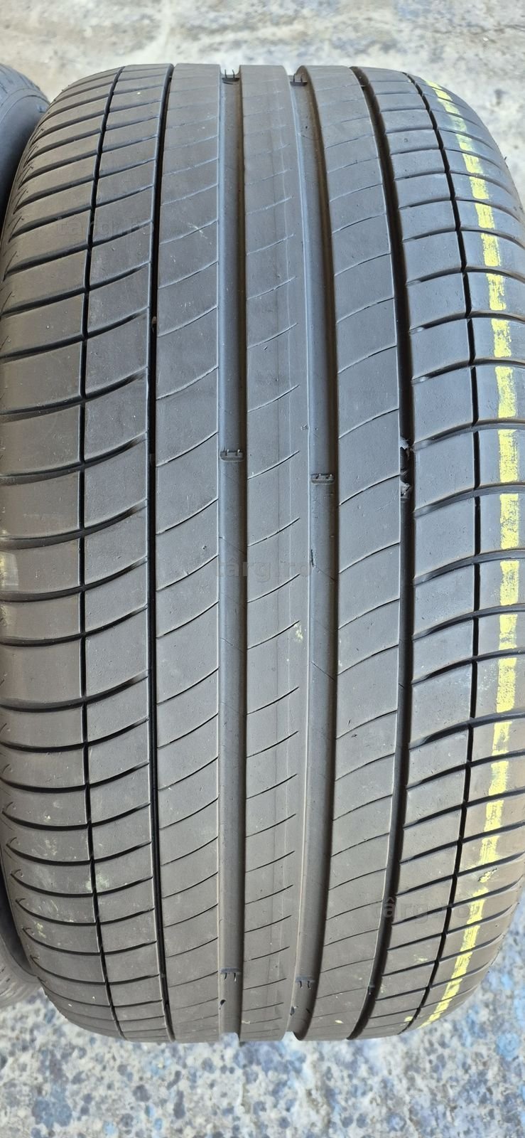 4 anvelope vara runflat Michelin,fata 245/45/19,spate 275/40/19.Pretul este pe bucata. 3