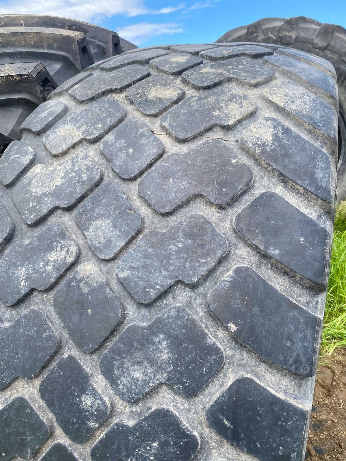 Anvelopa la mana a doua 750.60 r30,5 4