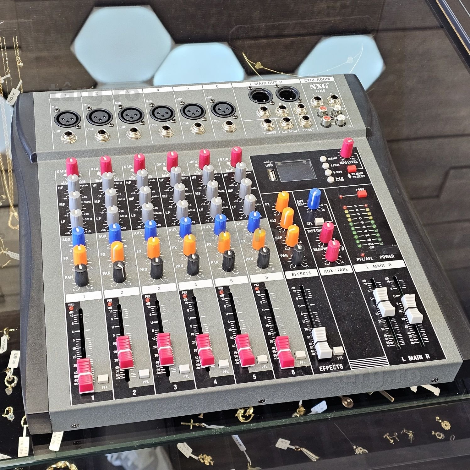 Amanet F28: Mixer NXG GX6 (P)