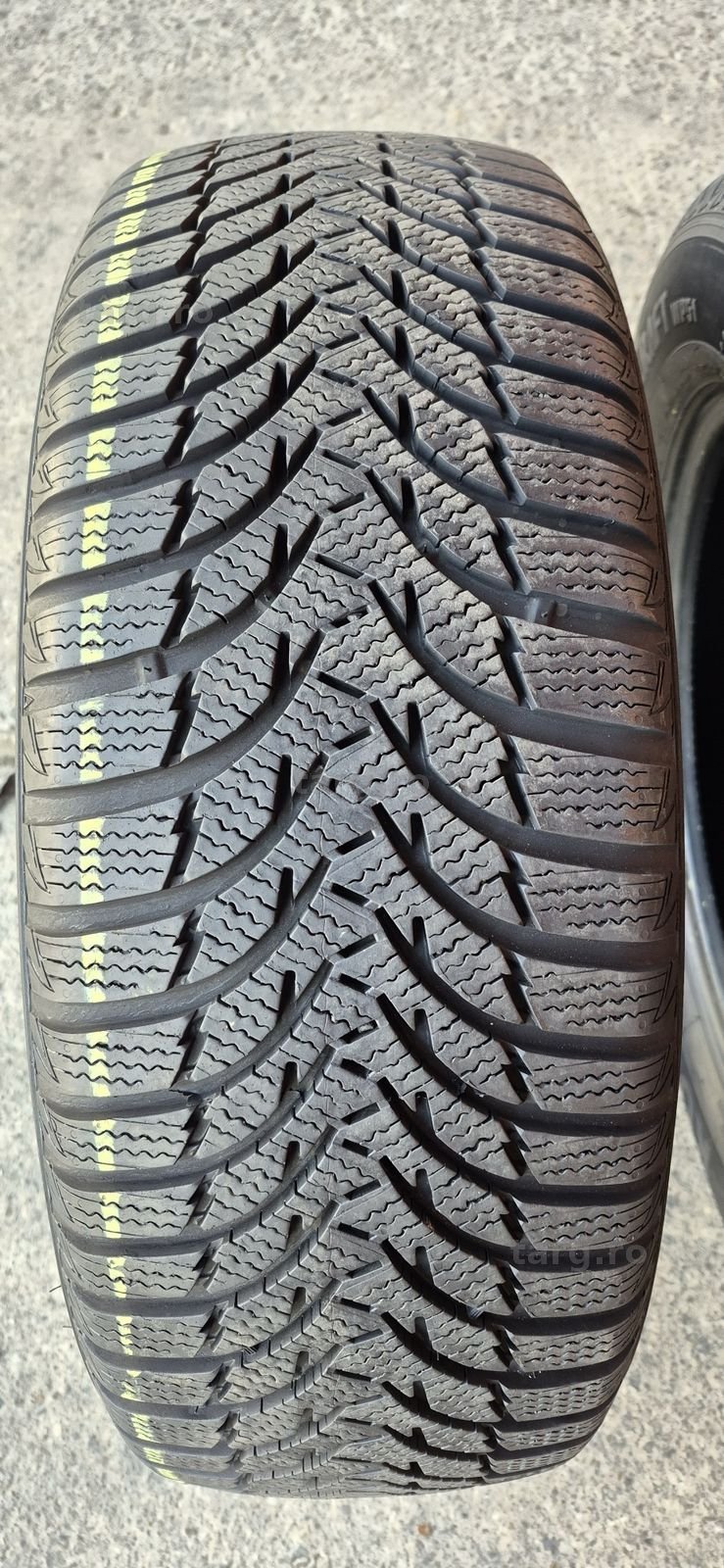 4 anvelope iarna ca si noi Kumho 225/60/17.Pretul este pe bucata. 3