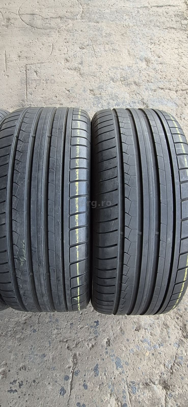 4 anvelope vara Dunlop 265/ 40/ 21.Pret/bucata 2