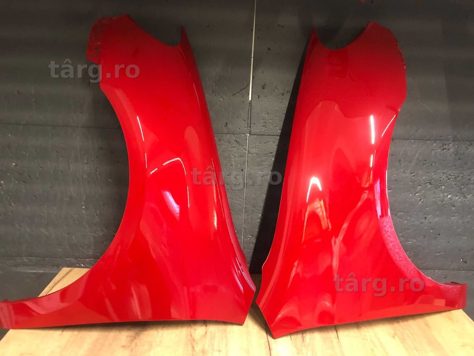 Aripa Fata Dreapta & Stanga VW Golf 6 VI An 2008-2013 (LY3D (Rosu))