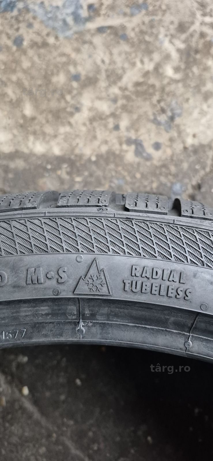 4 anvelope iarna noi Continental 235/35/19.Pretul este pe bucata. 7
