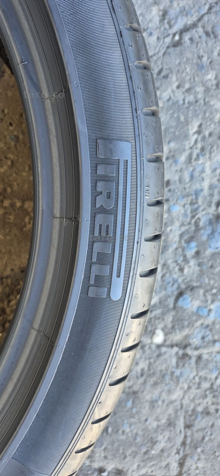 4 anvelope vara Pirelli,fata 245/40/21,spate 275/35/21.Pretul este pe bucata. 3