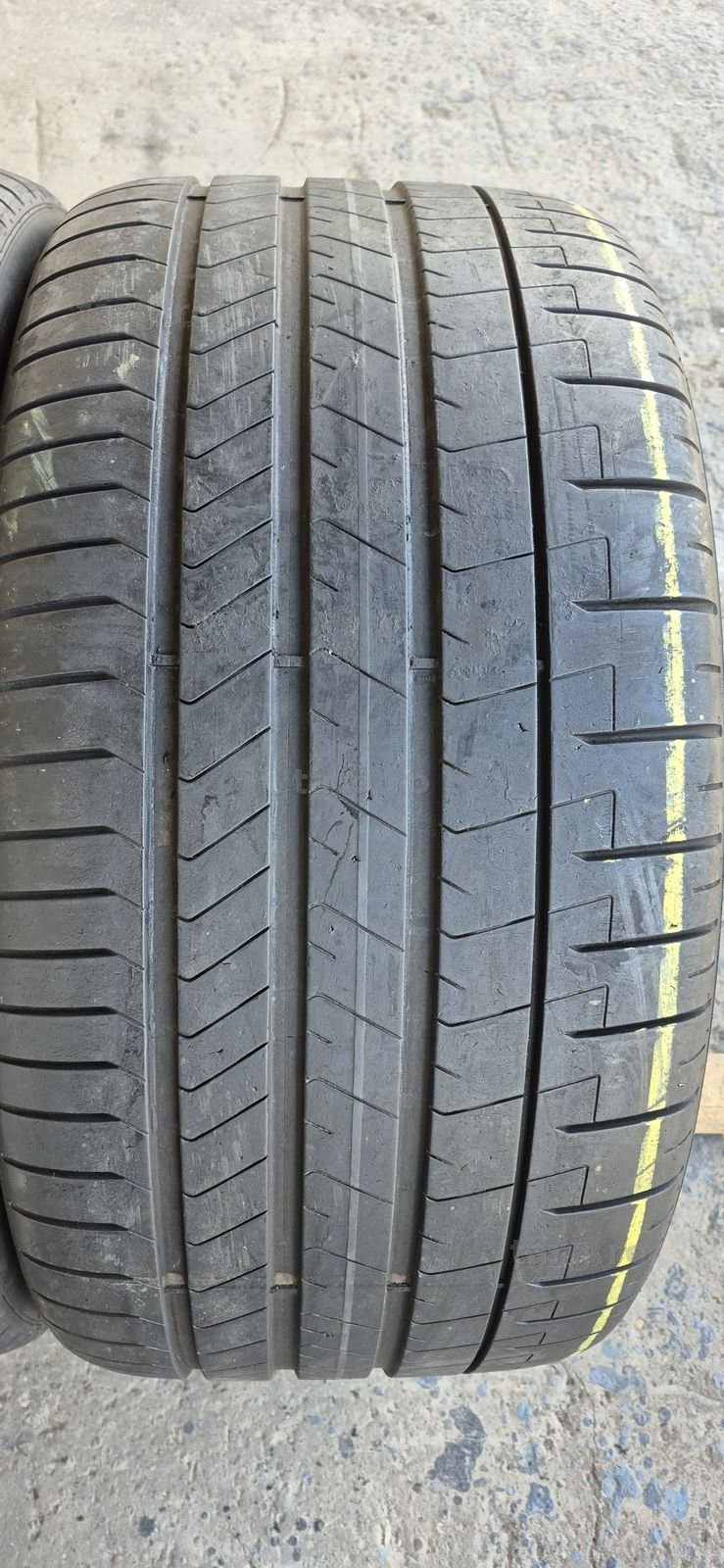 2 anvelope vara Pirelli 315/35/22,dot 2023.Pretul este pe bucata 2