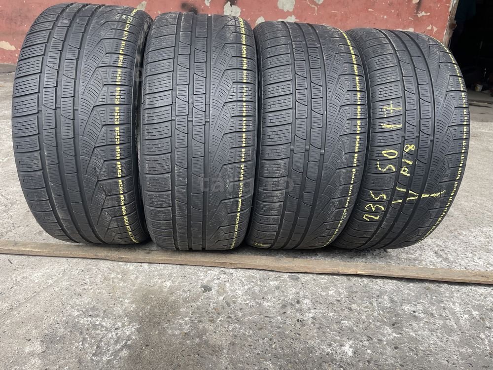 4 anvelope de iarna 235/50/17 Pirelli