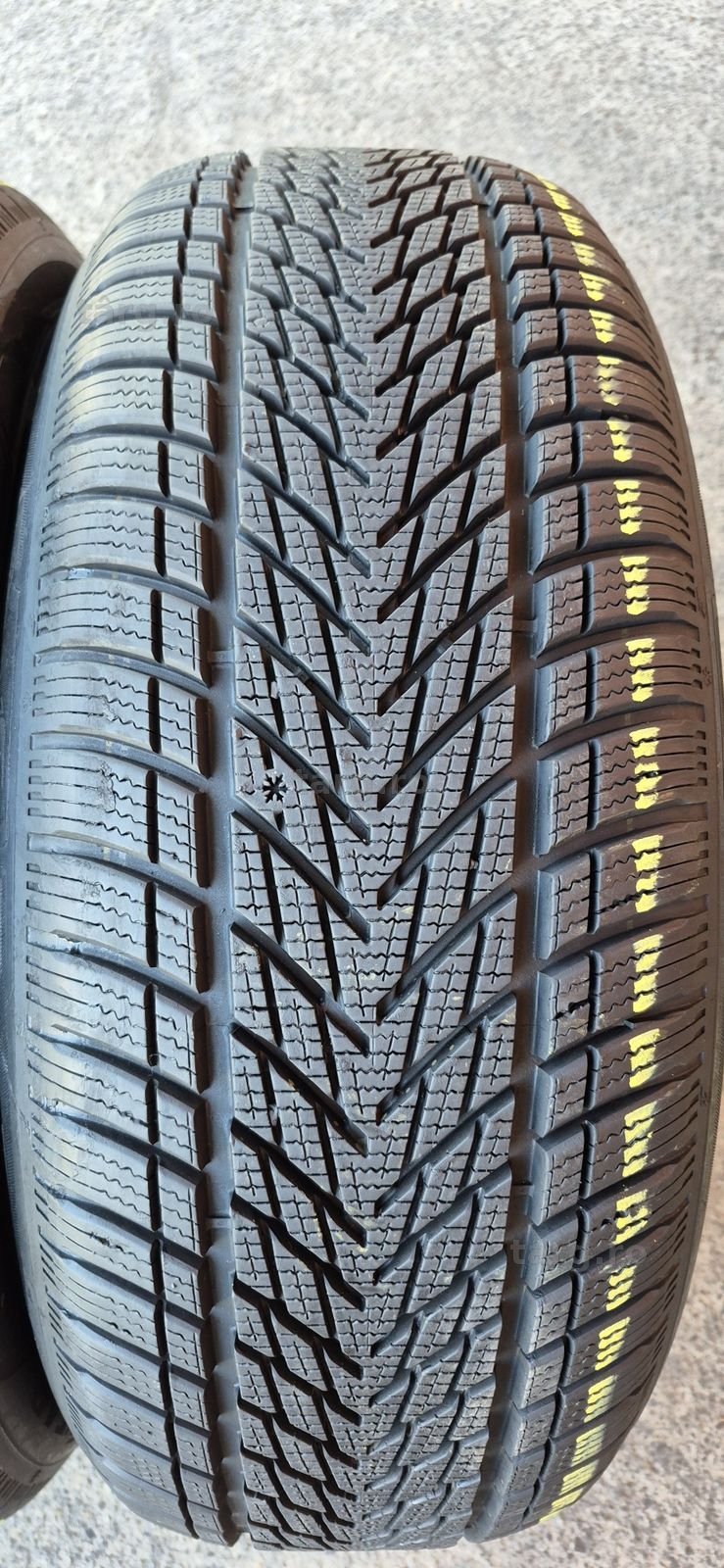 4 anvelope iarna ca noi Goodyear 235/55/19,dot 2025.Pretul este pe bucata. 3