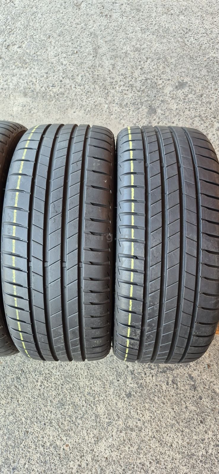 4 anvelope vara Bridgestone 215/40/18.Pretul este pe bucata. 2