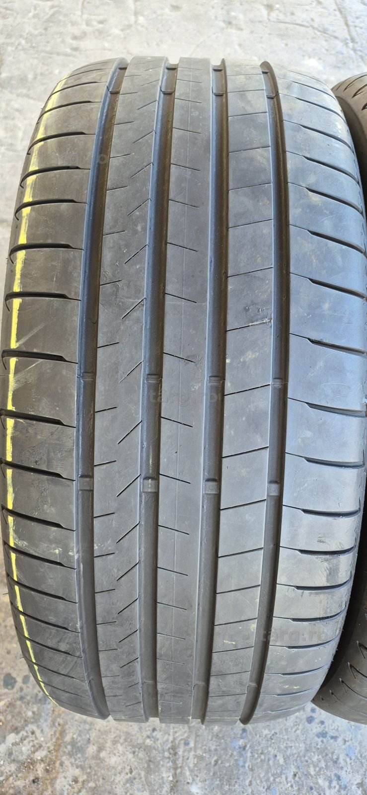 2 anvelope vara Bridgestone 265/45/21,dot 2022,uzura 10%.Pretul este pe bucata 2