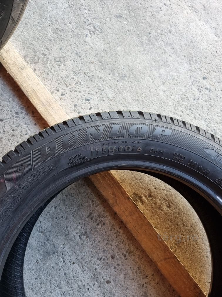 4 anvelope iarna ca si noi DUNLOP runflat 175/60/16 DOT 2019 PRET PER 3