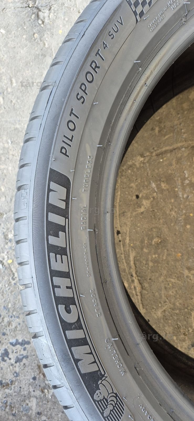 4 anvelope vara noi Michelin,fata 285/40/21,spate 315/35/21,dot 2021.Pretul este pe bucata. 5