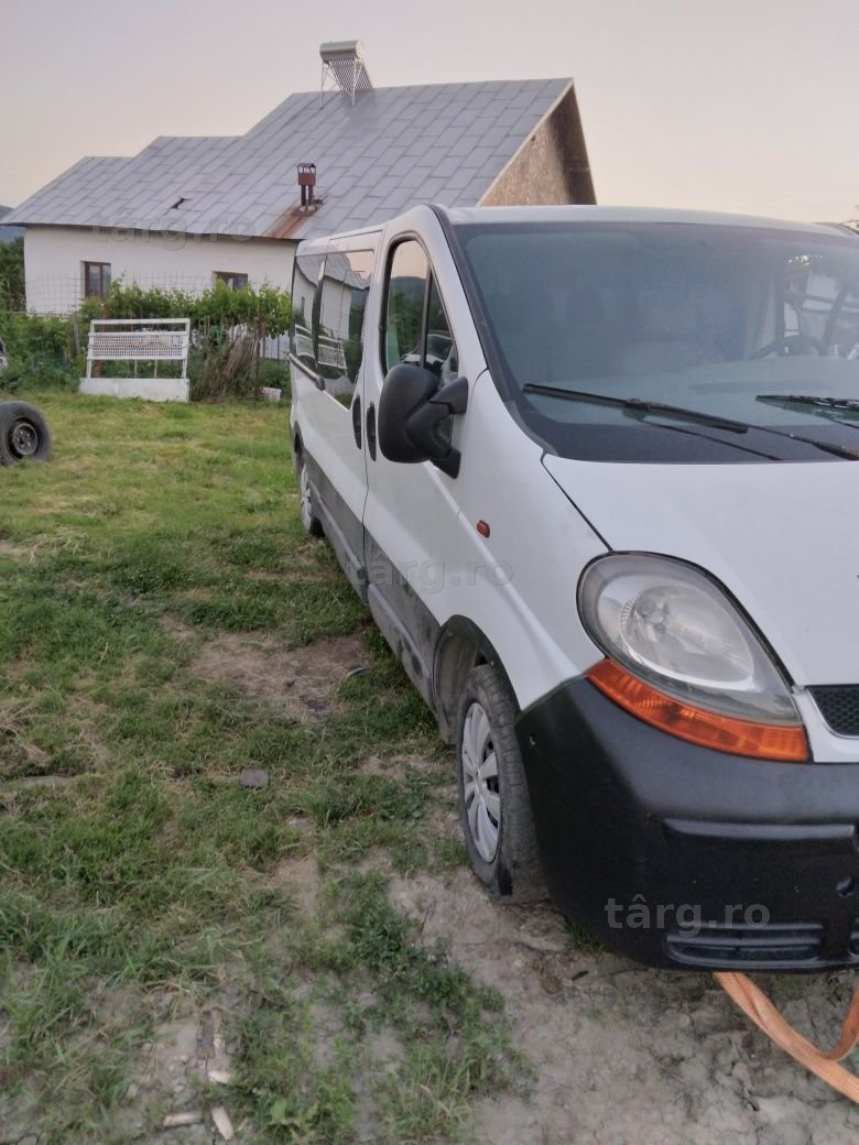 Injector  pompa injectie renault trafic opel vivaro 1.9 si 2.p