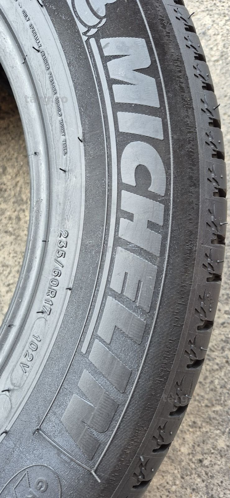 4 anvelope vara 235/60/17,doua Nexen,doua Michelin.Pretul este pe bucata. 8