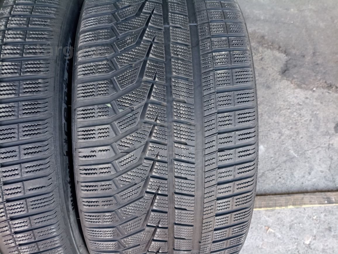 2 anvelopende iarna Hankook 295/35 R23 dot 3221 3