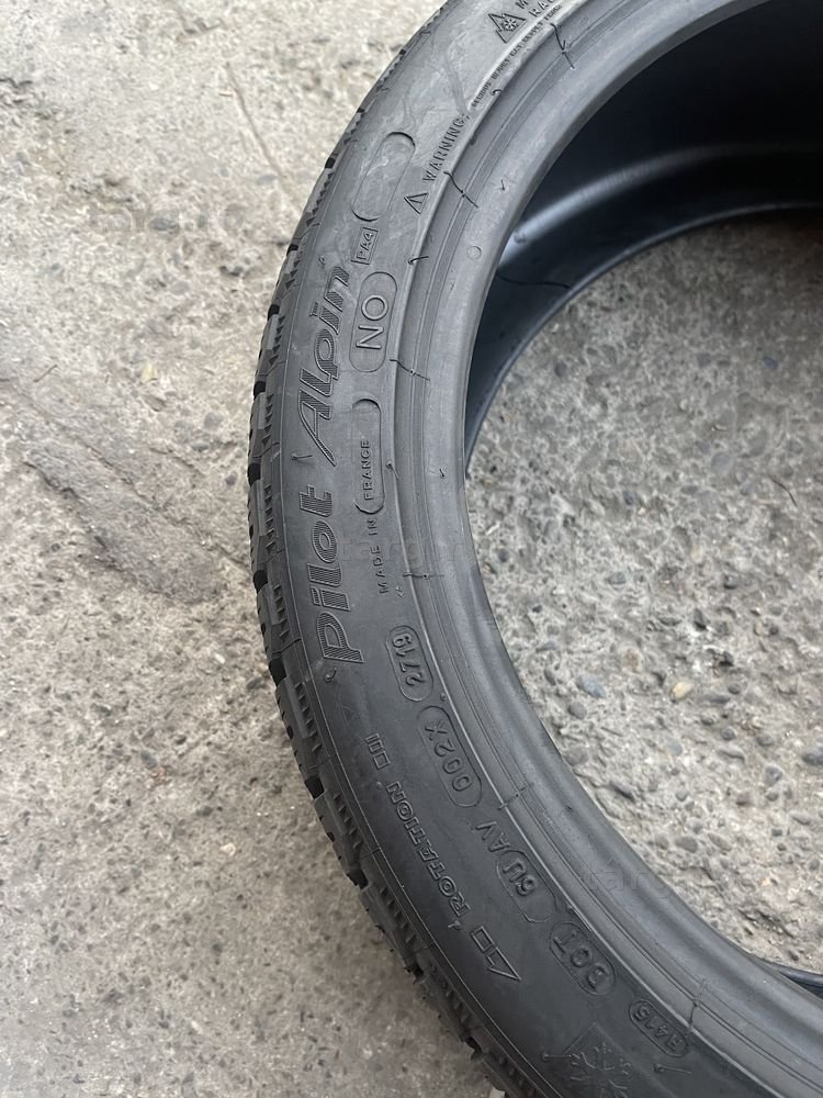 4 anvelope de iarna 235/40/19 Michelin (ca noi ) 7