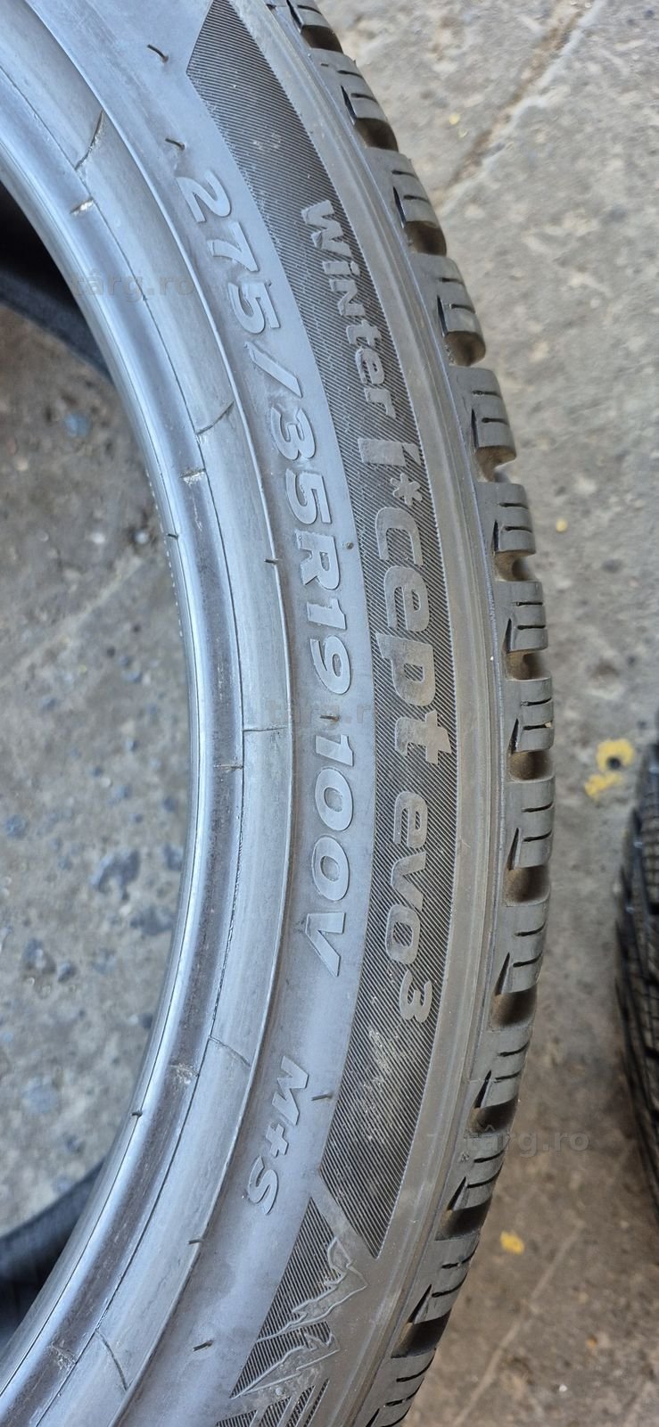 4 anvelope iarna ca noi Hankook,fata 245/40/19,spate 275/35/19.Pretul este pe bucata. 6