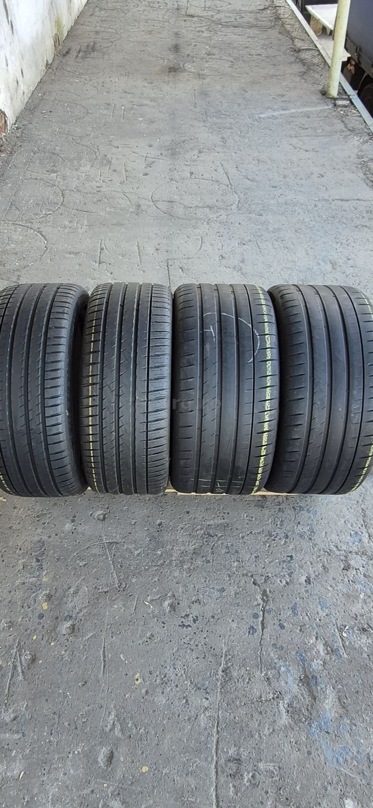 4 anvelope vara Michelin,fata 255/40/20,spate 295/35/20.Pret/buc