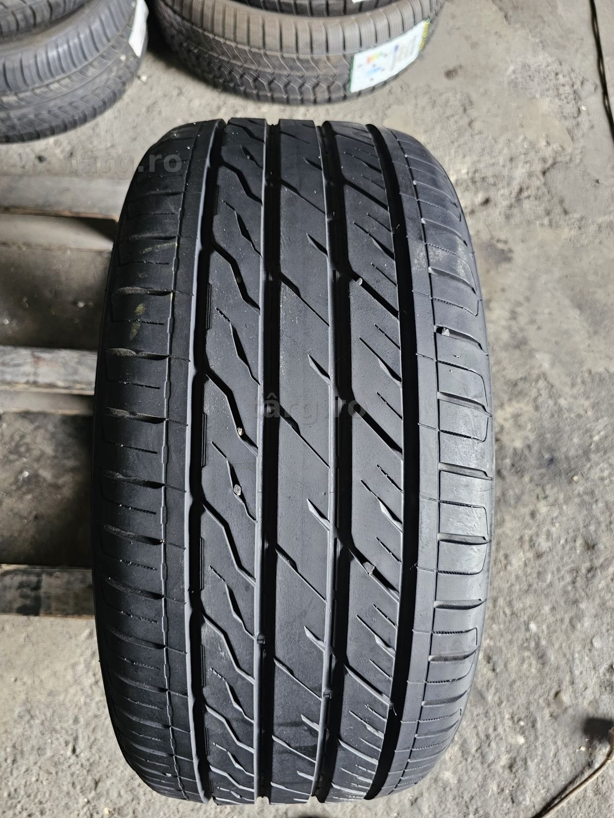 1 anvelopa vara 245 40 19 Landsail 7mm