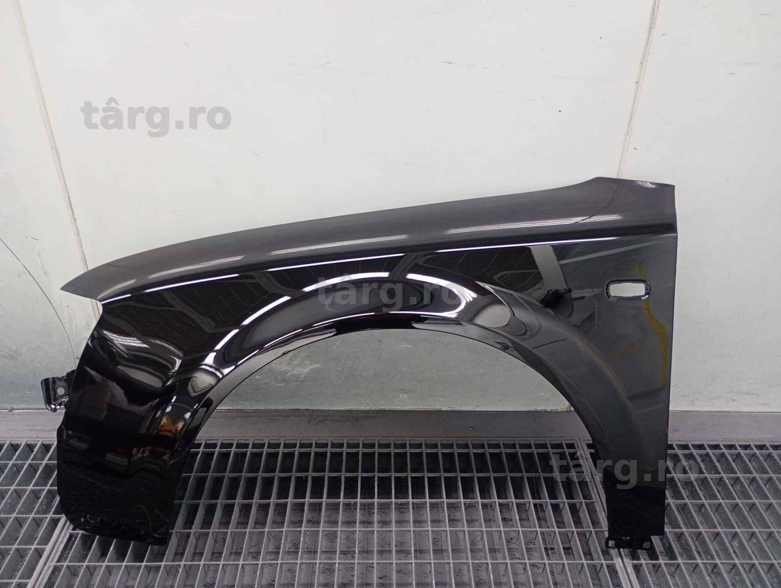 Aripa Fata Stanga Audi A4 B6 An 2000-2004 (LY9B (Negru))