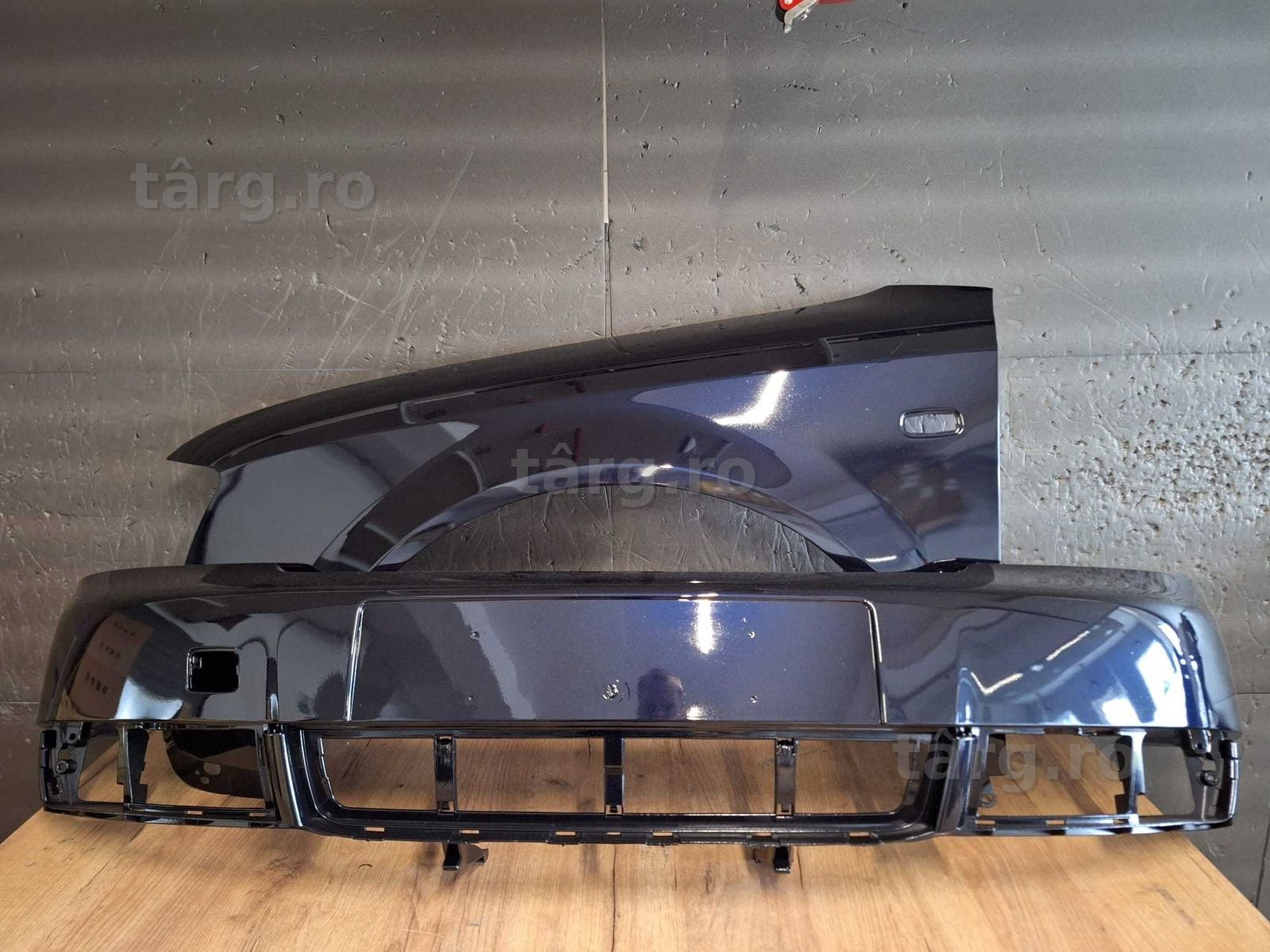 Bara & Aripa Fata Stanga Audi A4 B6 An 2000-2004 (LZ5L (Albastru))